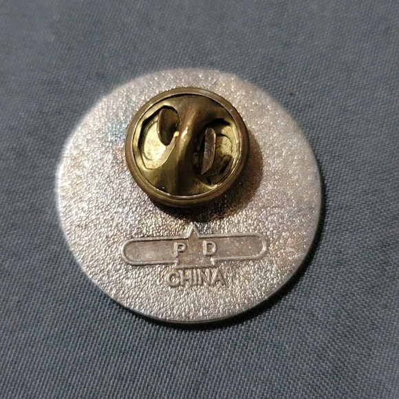 Vtg 1999 Barbie 40 Years of Dreams 40th Anniversary Pin Barbie Dolls - Picture 2 of 2